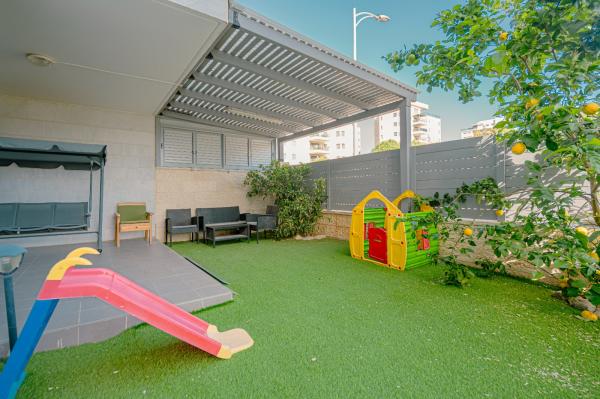 הלוטם 5, הפרחים