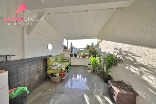 אלכסנדר זייד 51, קרית חיים מזרחית