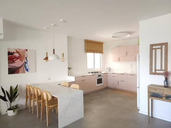 אבנר בן נר 10, סביוני נצר סירני