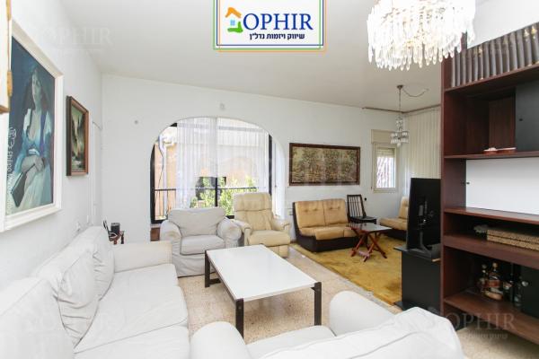 עין גדי 4, כרמל צפוני