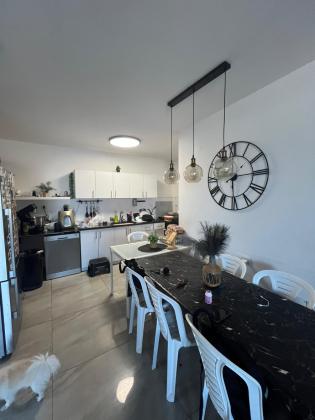 השזיף 8, רמות יצחק