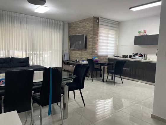 הגבים 2, האירוס