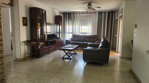 מנחם בגין 15, נווה הדרים