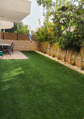 עין נטפים 10, אגמים