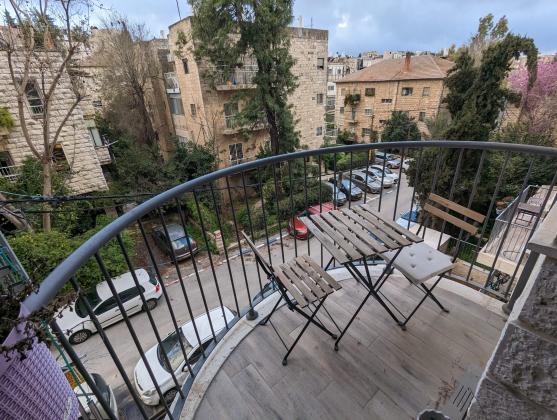 התיבונים 16, רחביה