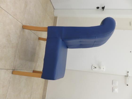 4 כיסאות -דמוי עור