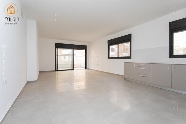 דישראלי 9, אחוזה