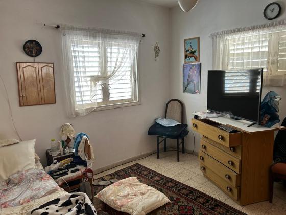 בן יהודה 33, מרכז העיר דרום