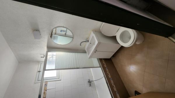 יד ושם 24, מרכז אזרחי