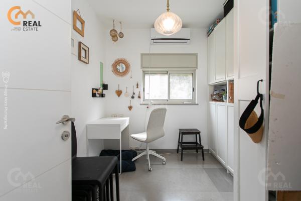 הקשת, כרמל ותיק