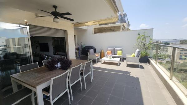 נהר הירדן 18, עבר הירדן