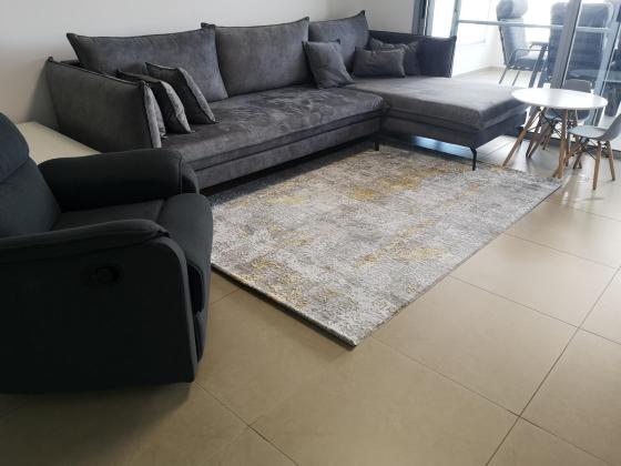 אנפה 18, מתחם החותרים