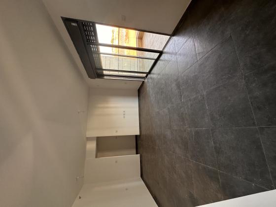 לאה גולדברג 10, תלמי מנשה הצעירה