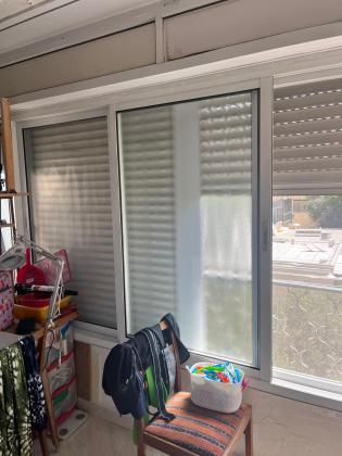 התורן 10, עין הים