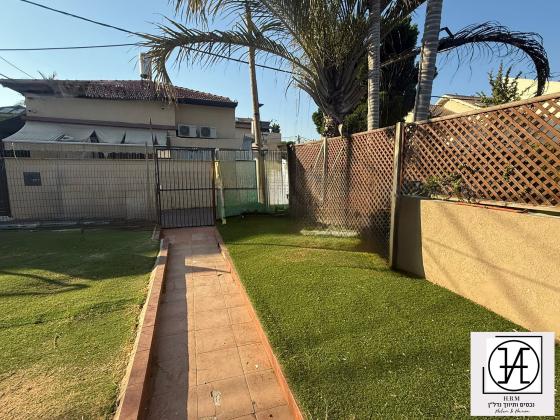 החסידה 4, המפדה האזרחי