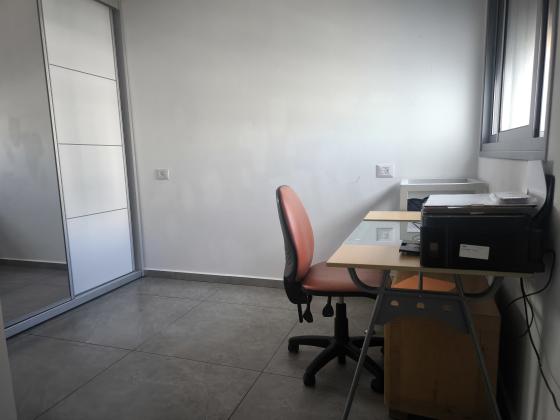 עמק חפר 55, אגמים