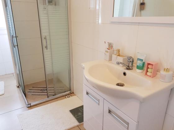 יד לבנים 67, נוה פז