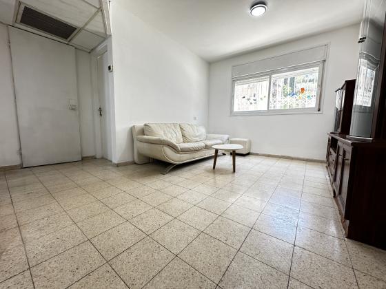 שבזי 15, נוה פז