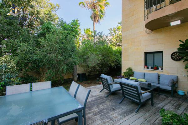 ירקון 38, שמבור