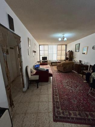 בן יהודה 33, מרכז העיר דרום