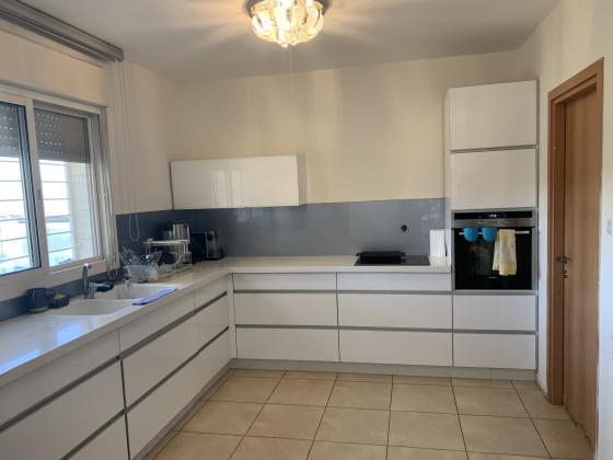 שטרן יורי, פסגת זאב