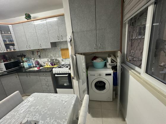 הסנהדרין 12, שכונה ד