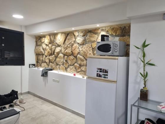 דב הוז 10, קטמון ח-ט