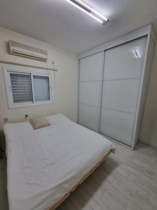 מנדלי מוכר ספרים 6, מרכז העיר