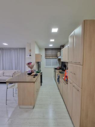 מנדלי מוכר ספרים 6, מרכז העיר