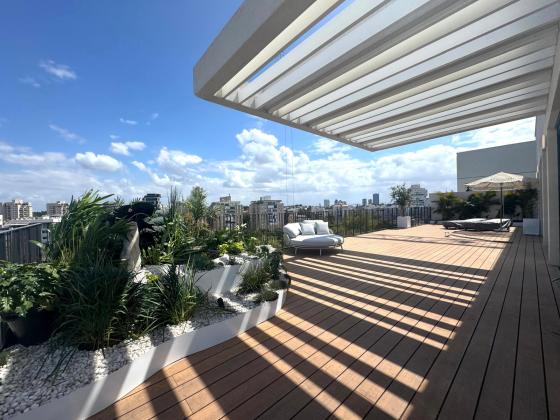 בשכונת נאות אפקה ב