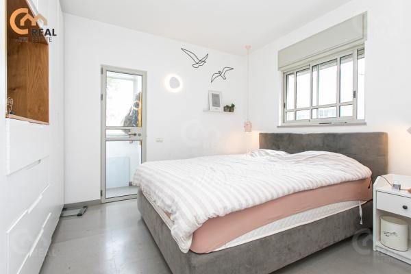 הקשת, כרמל ותיק