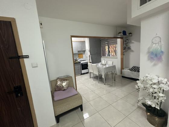 הסנהדרין 12, שכונה ד