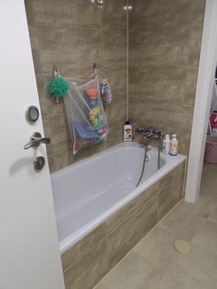 אנפה 18, מתחם החותרים