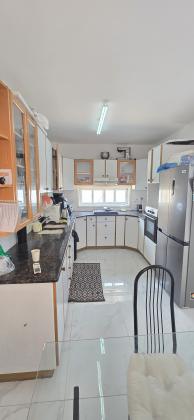 שבזי 10, המרכז השקט