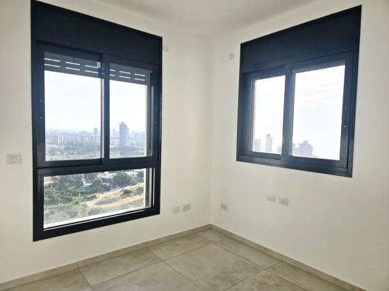 אמנון ליפקין שחק, פארק הים