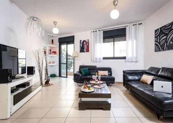 בר כוכבא 7, לב תל אביב החלק המערבי