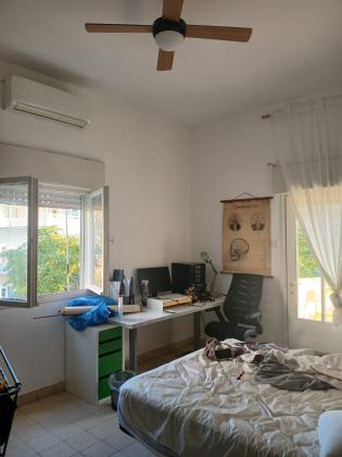 בר גיורא 15, הדר עליון