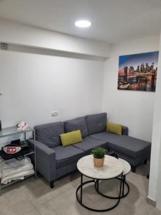 דב הוז 10, קטמון ח-ט