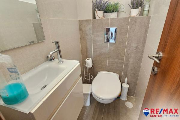 לסקוב חיים 37 (קרית בן גוריון)