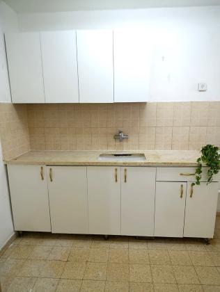 השומרון 5, פנחס ספיר