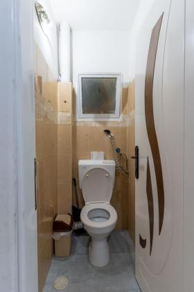 מיכאל חזני 26, שכונה יא