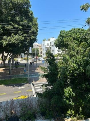 בר אילן, לב תל אביב