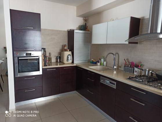 השומר, פרפר