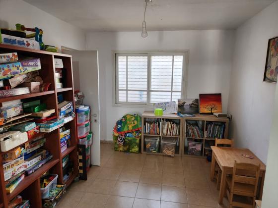 מעגל החצב 388, שקד