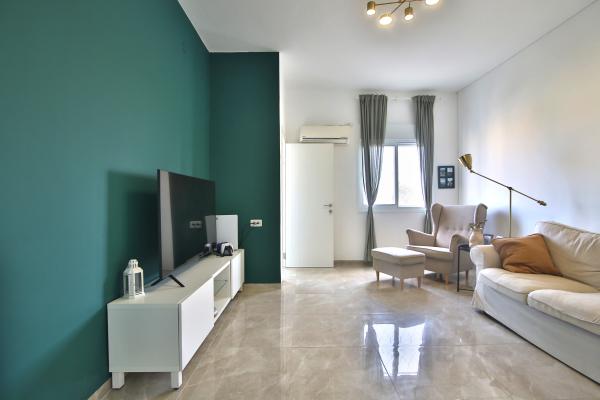 ארלוזורוב, הדר עליון