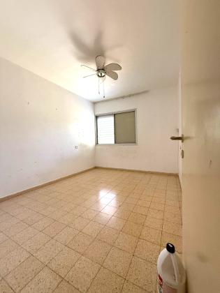 השומרון 5, פנחס ספיר