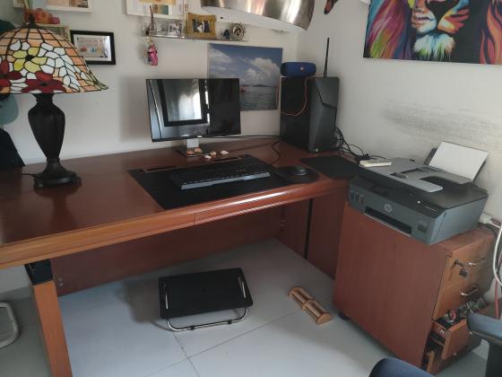 שולחן גדול 80*180 כולל מגירות צד