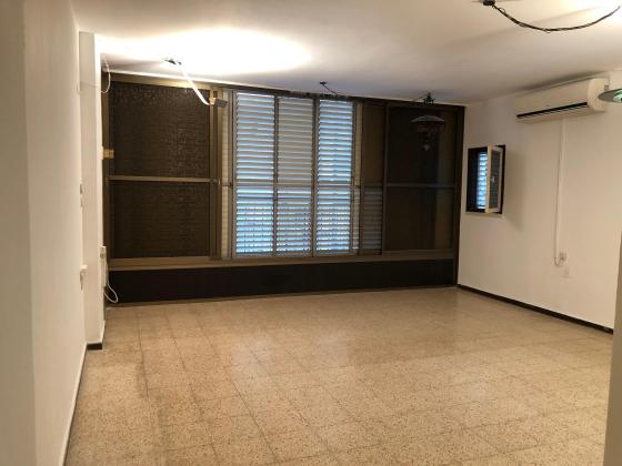 רמב"ם 8, גבעת רמב"ם