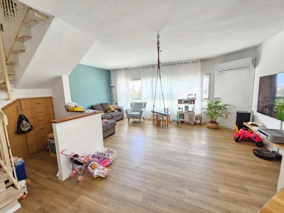 הצוללת דקר 2, גבעת אורנים