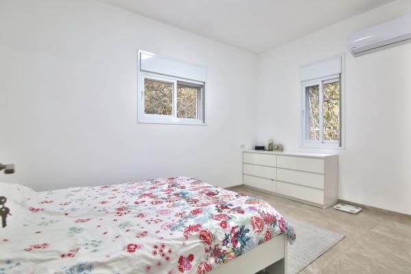 ארלוזורוב, הדר עליון